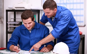 - Führen im gewerblich-technischen Bereich